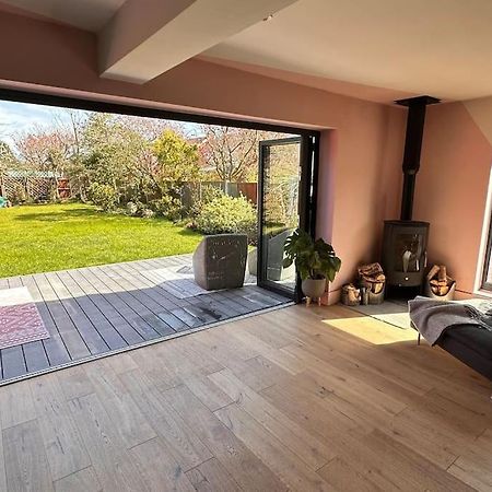 Formby, Spacious True Bungalow Steps From Beach Екстериор снимка